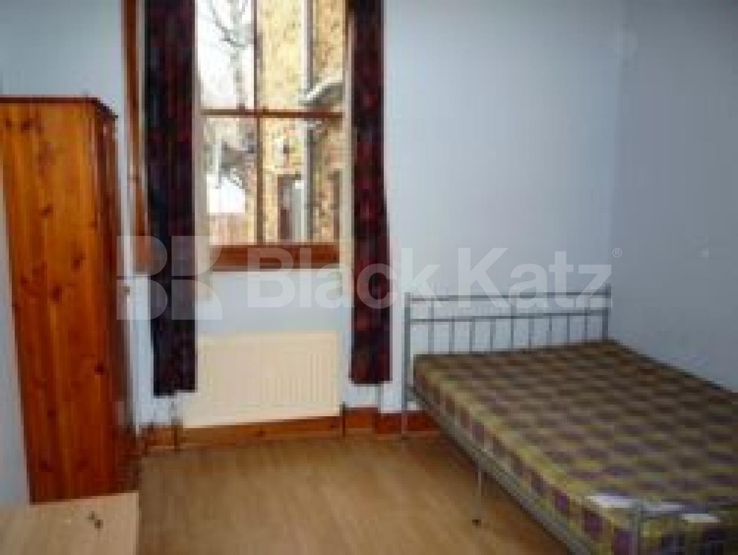 			2 Bedroom, 1 bath, 1 reception Flat			 Willoughby Road, TURNPIKE LANE N8