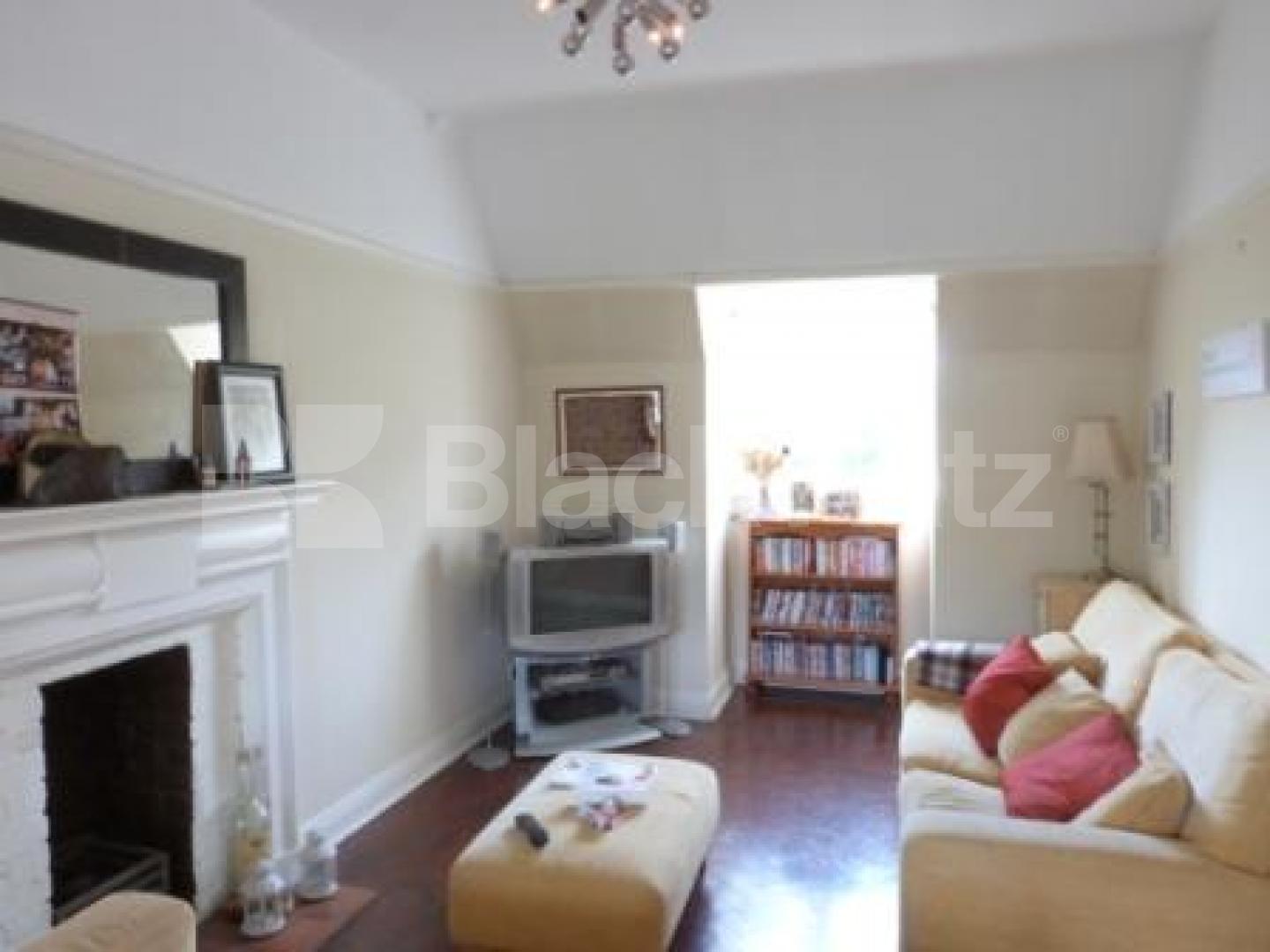 			Beautiful Property !, 3 Bedroom, 1 bath, 1 reception Flat			 Lyttelton Court, East Finchley
