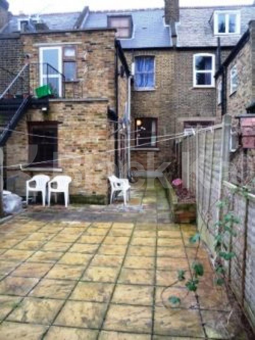 			2 Bedroom, 1 bath, 1 reception Flat			 Willoughby Road, TURNPIKE LANE N8