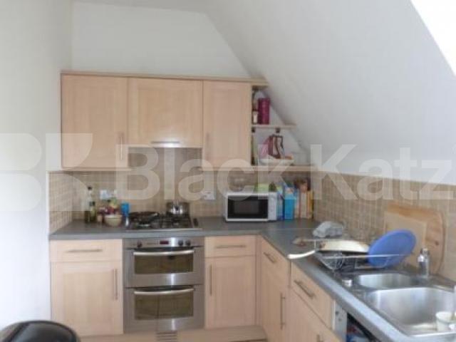 			Beautiful Property !, 3 Bedroom, 1 bath, 1 reception Flat			 Lyttelton Court, East Finchley