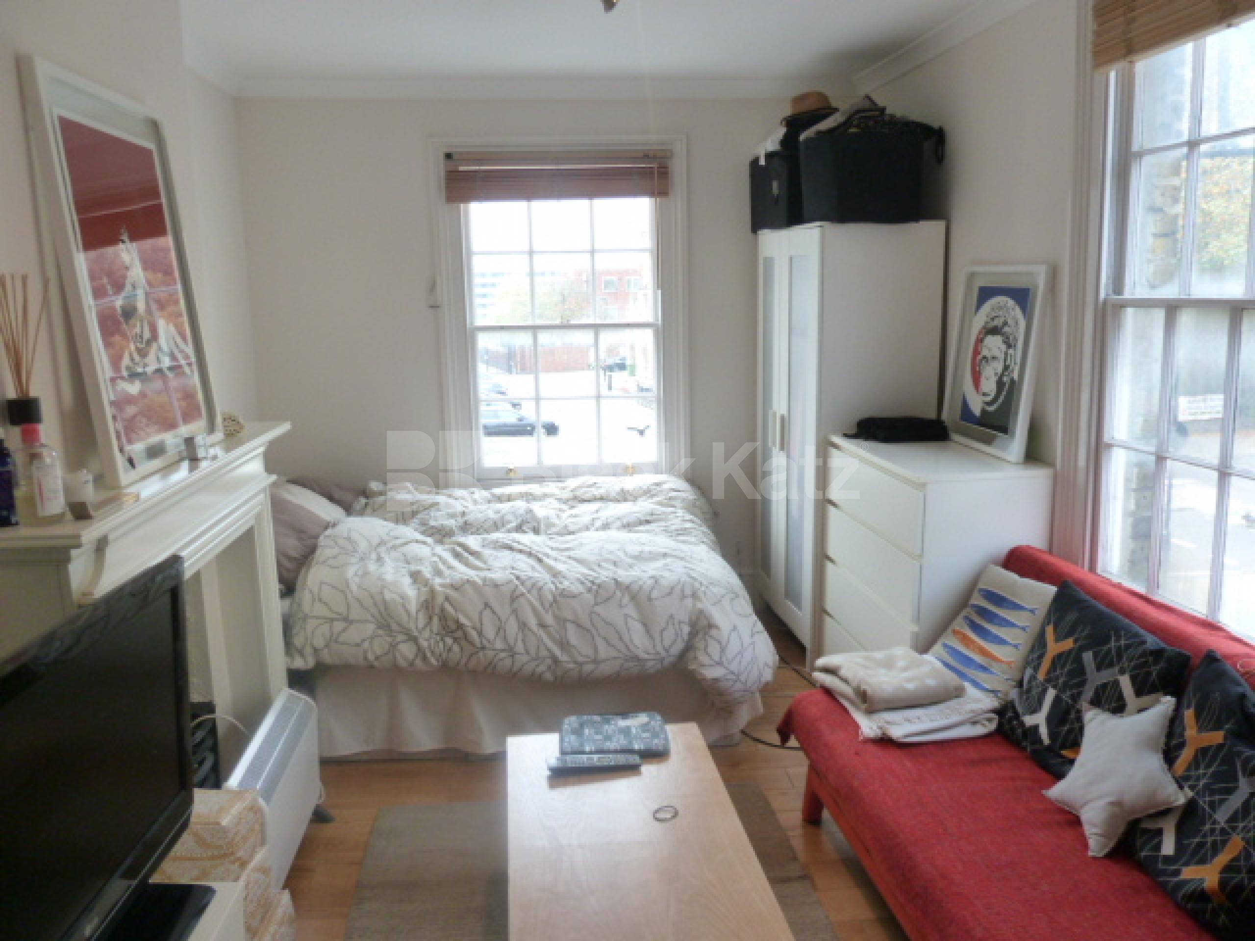 			New Instruction, Studio Apartment, 1 bath, 1 reception Flat			 Chapel Market, ANGEL N1