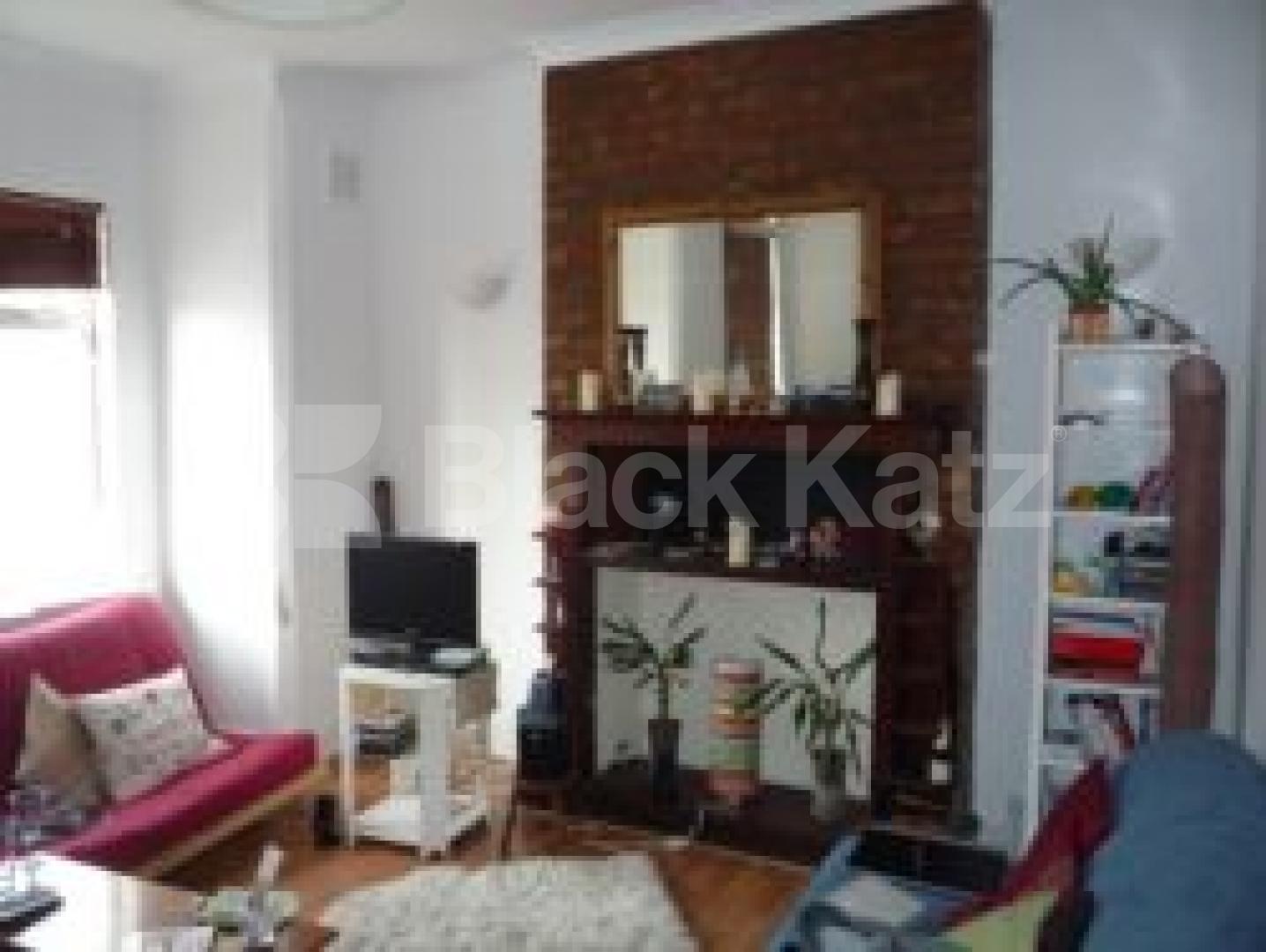 			3 Bedroom, 1 bath, 1 reception Flat			 Rathcoole Gardens, CROUCH END