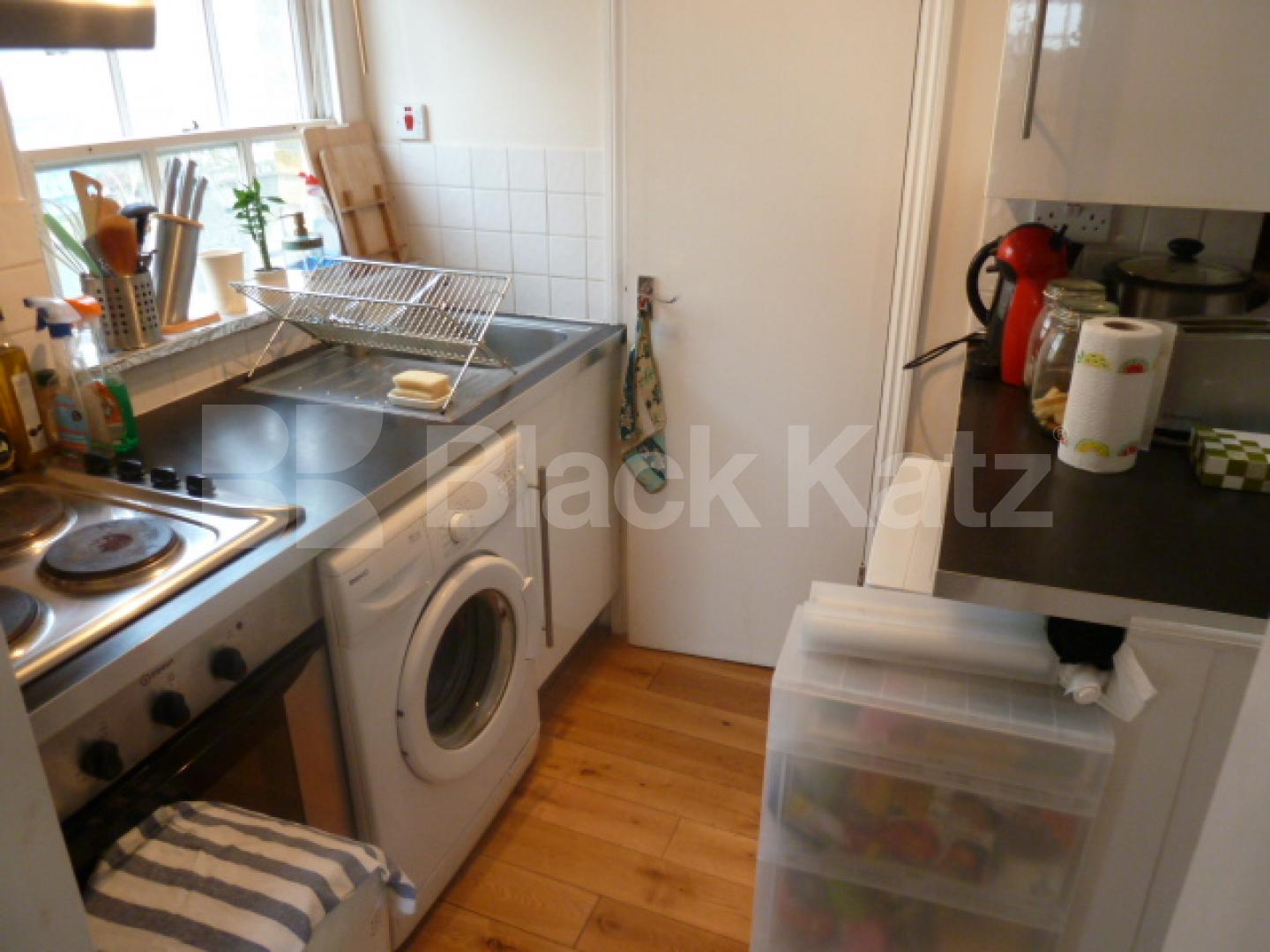 			New Instruction, Studio Apartment, 1 bath, 1 reception Flat			 Chapel Market, ANGEL