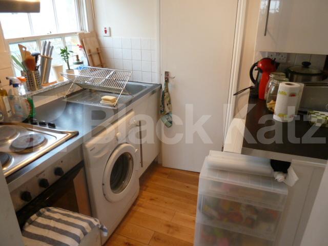 			New Instruction, Studio Apartment, 1 bath, 1 reception Flat			 Chapel Market, ANGEL