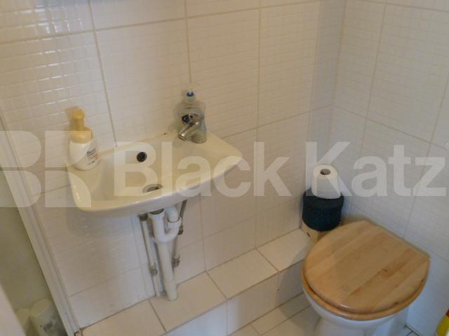 			New Instruction, Studio Apartment, 1 bath, 1 reception Flat			 Chapel Market, ANGEL