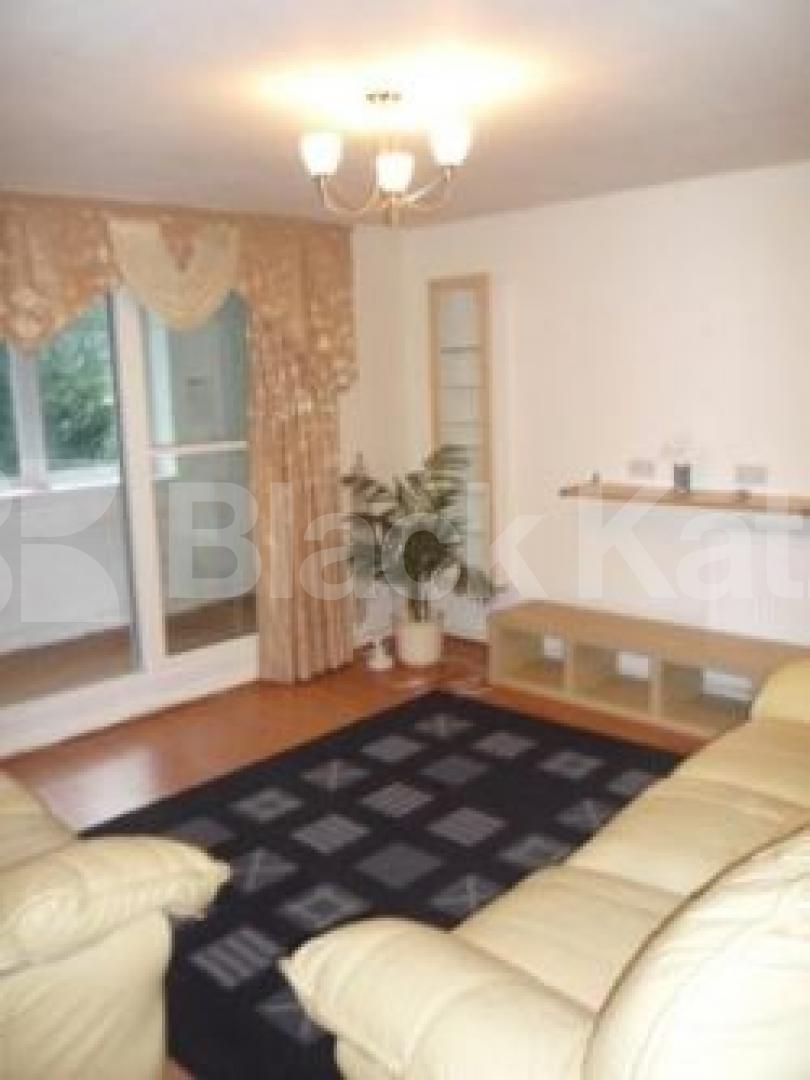 			3 Bedroom, 1 bath, 1 reception Flat			 Ridge Road, CROUCH END