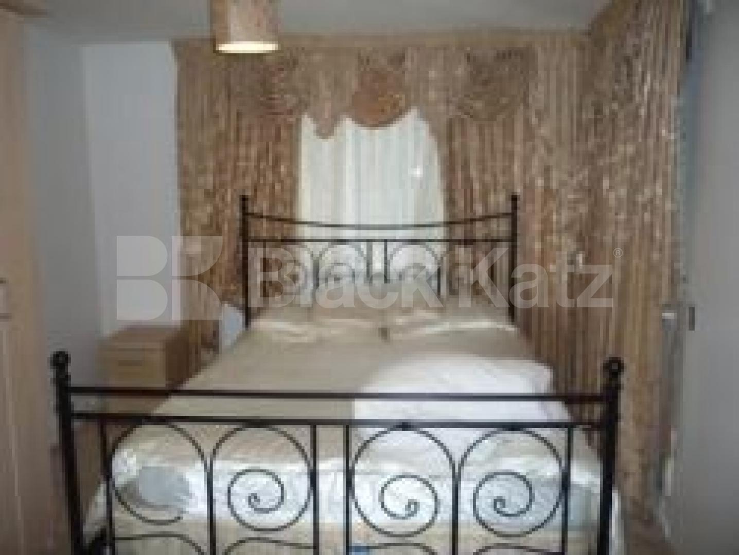 			3 Bedroom, 1 bath, 1 reception Flat			 Ridge Road, CROUCH END