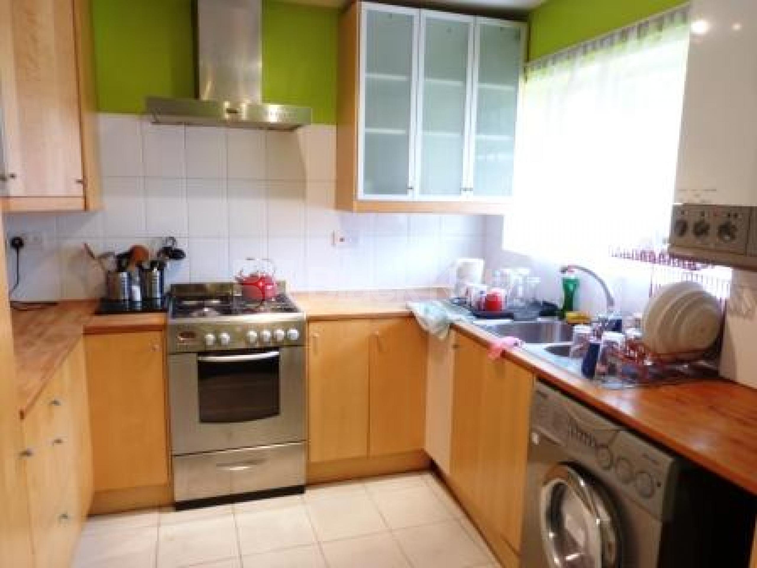 			4 Bedroom, 1 bath, 1 reception Flat			 Summersby Road, HIGHGATE N6