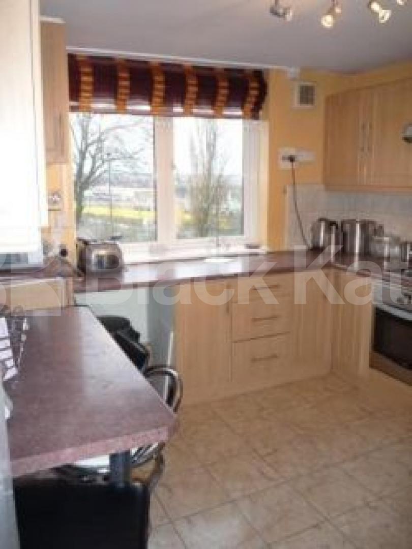 			3 Bedroom, 1 bath, 1 reception Flat			 Ridge Road, CROUCH END