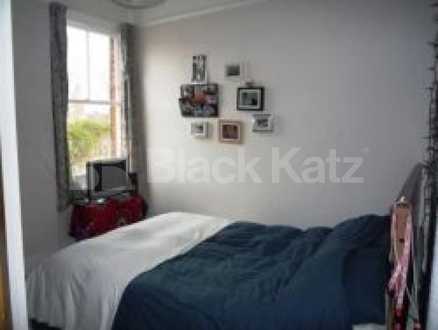 			NEW INSTRUCTION!, 2 Bedroom, 1 bath, 1 reception Flat			 Farrer Road, CROUCH END