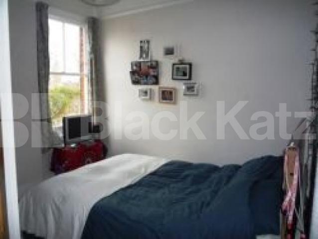 			NEW INSTRUCTION!, 2 Bedroom, 1 bath, 1 reception Flat			 Farrer Road, CROUCH END