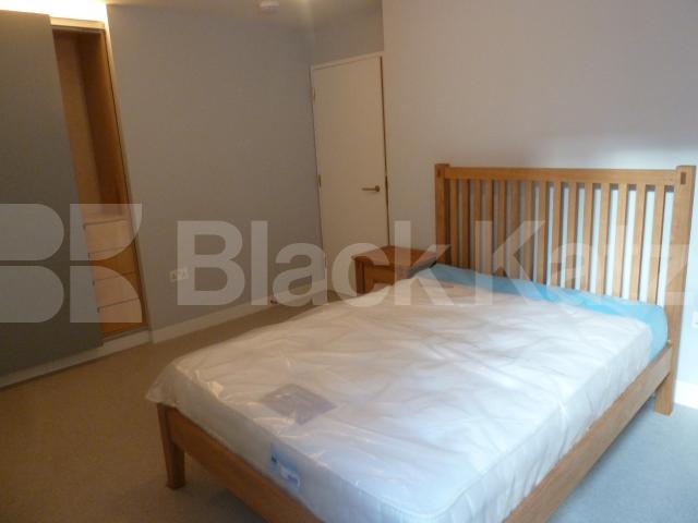 			NEW INSTRUCTION!, 2 Bedroom, 1 bath, 1 reception Apartment			 Godson Street, Angel