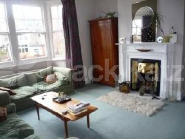 			NEW INSTRUCTION!, 2 Bedroom, 1 bath, 1 reception Flat			 Farrer Road, CROUCH END