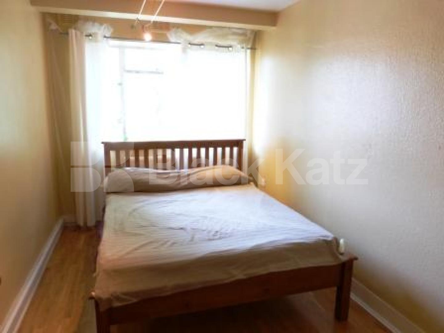 			4 Bedroom, 1 bath, 1 reception Flat			 Summersby Road, HIGHGATE