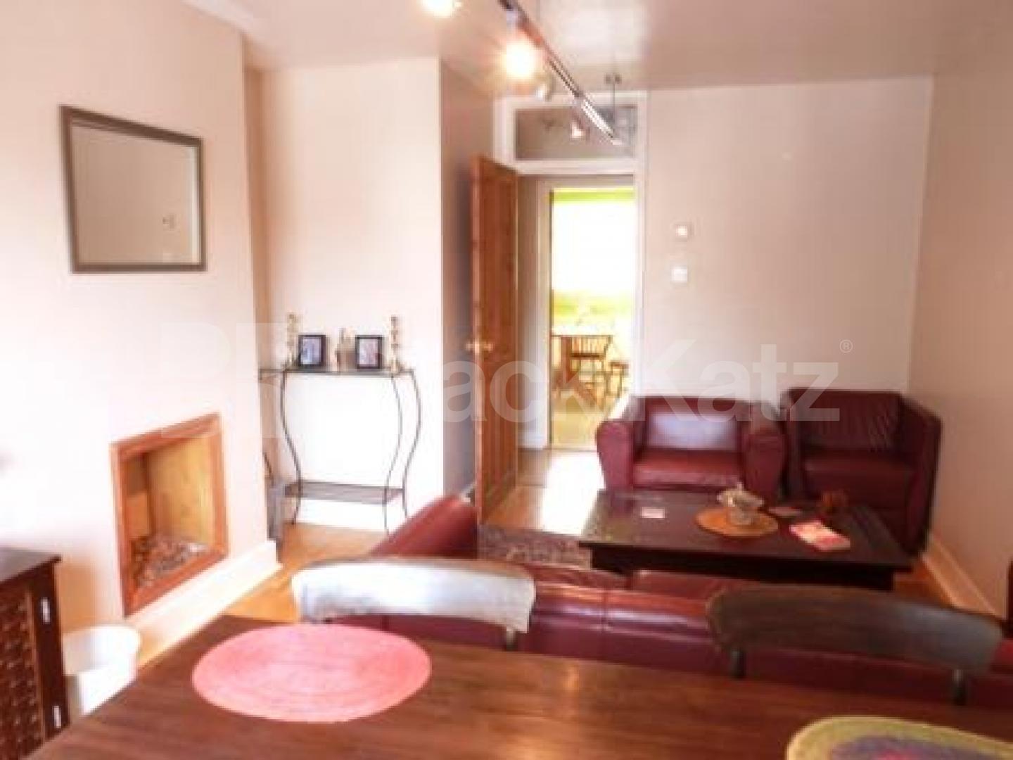 			4 Bedroom, 1 bath, 1 reception Flat			 Summersby Road, HIGHGATE