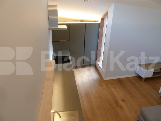 			NEW INSTRUCTION!, 2 Bedroom, 1 bath, 1 reception Apartment			 Godson Street, Angel