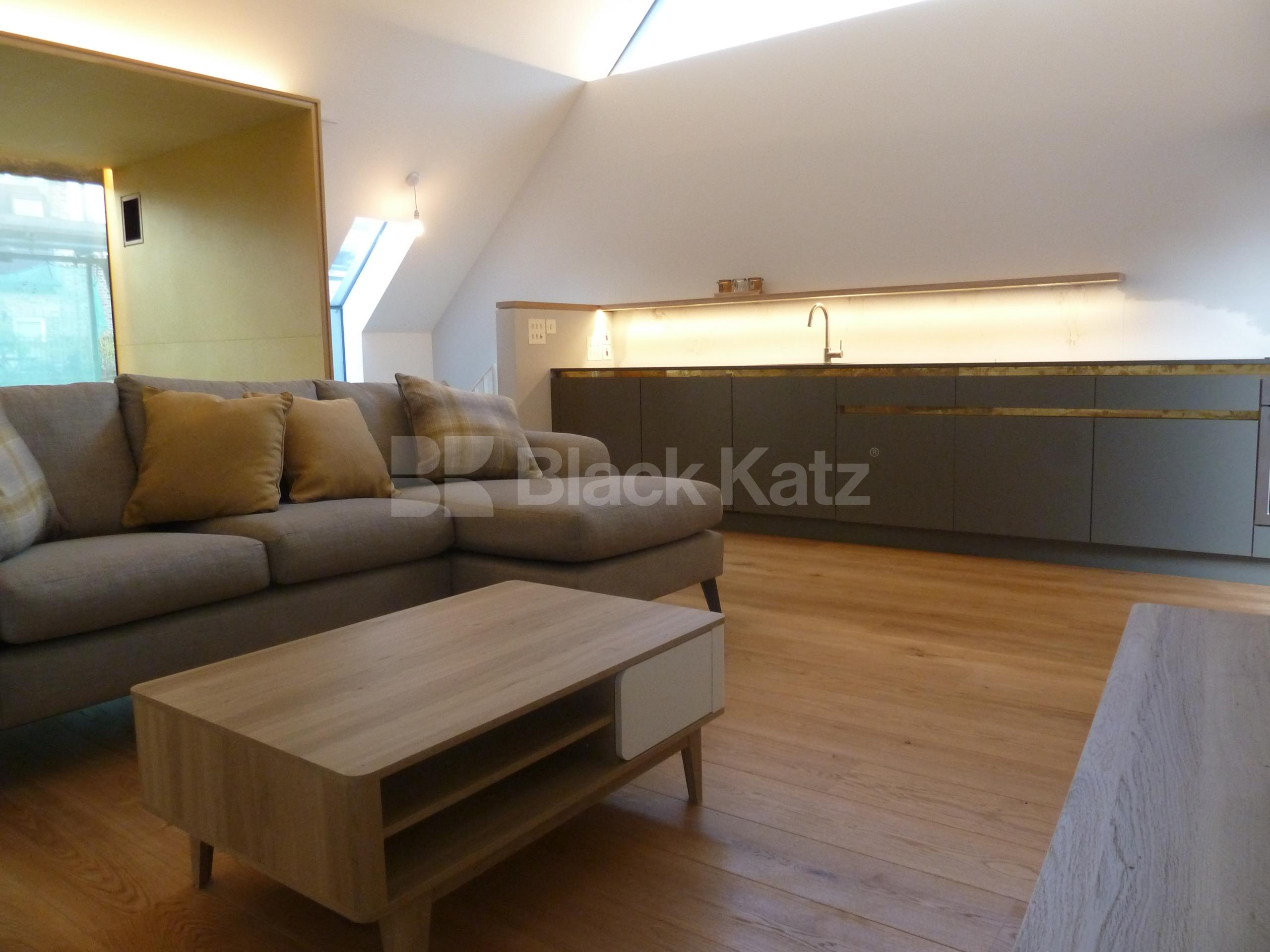 			NEW INSTRUCTION!, 2 Bedroom, 1 bath, 1 reception Apartment			 Godson Street, Angel N1