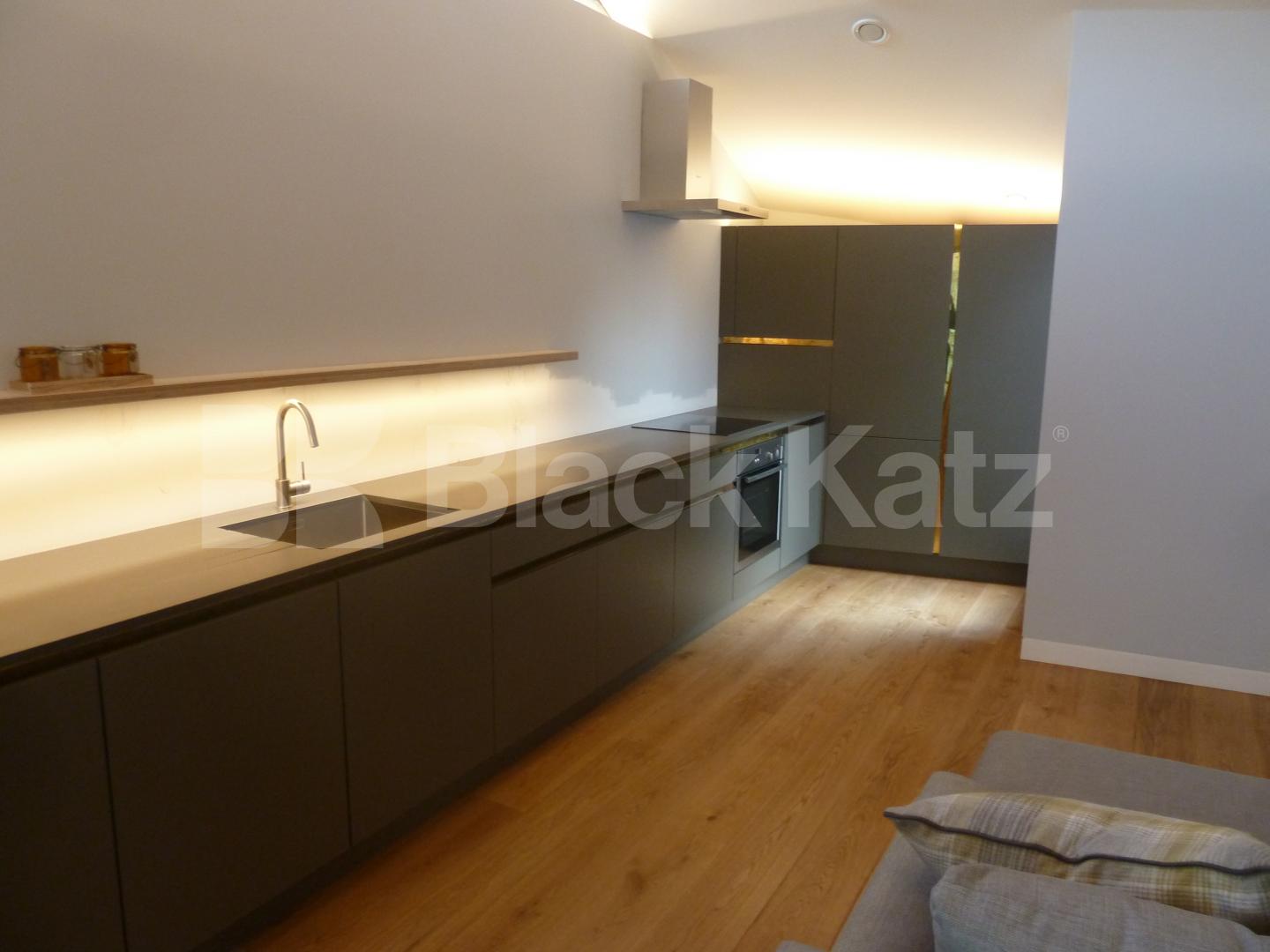 			NEW INSTRUCTION!, 2 Bedroom, 1 bath, 1 reception Apartment			 Godson Street, Angel