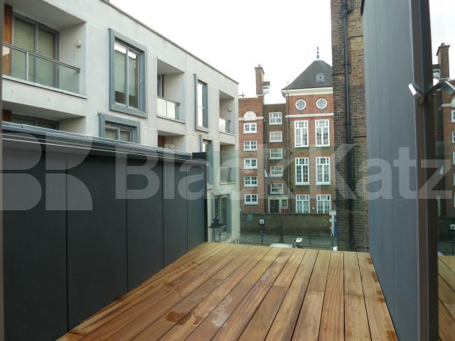 			NEW INSTRUCTION!, 2 Bedroom, 1 bath, 1 reception Apartment			 Godson Street, Angel