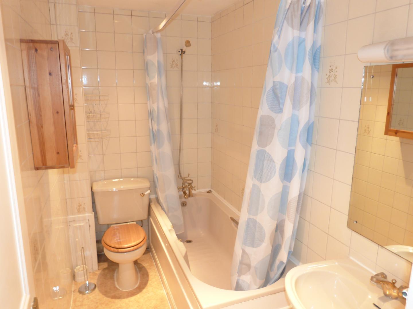 			2 Bedroom, 1 bath, 1 reception Flat			 Hormead Road, MAIDA VALE