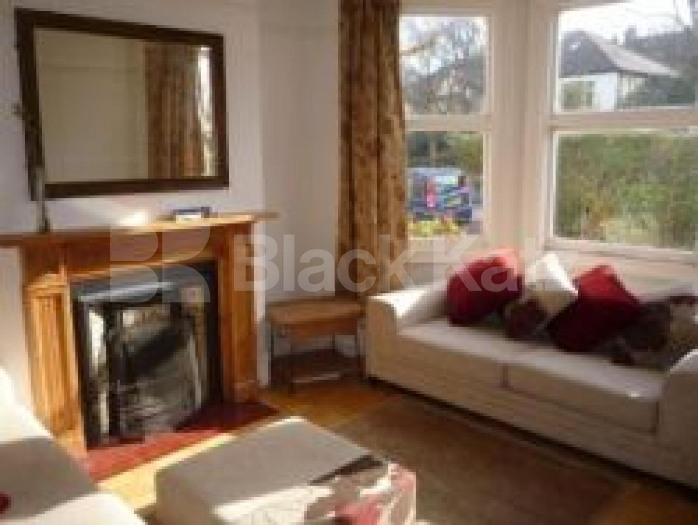 			LET!, 2 Bedroom, 1 bath, 1 reception Ground Floor Flat			 Victoria Road, ALEXANDRA PALACE