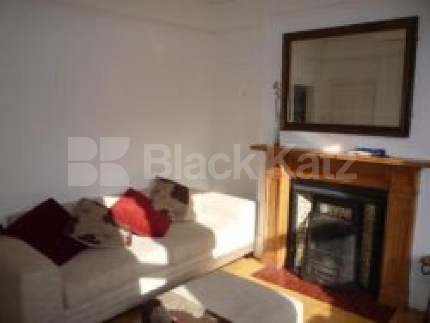 			LET!, 2 Bedroom, 1 bath, 1 reception Ground Floor Flat			 Victoria Road, ALEXANDRA PALACE