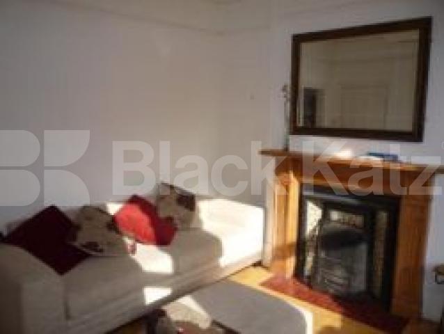 			LET!, 2 Bedroom, 1 bath, 1 reception Ground Floor Flat			 Victoria Road, ALEXANDRA PALACE