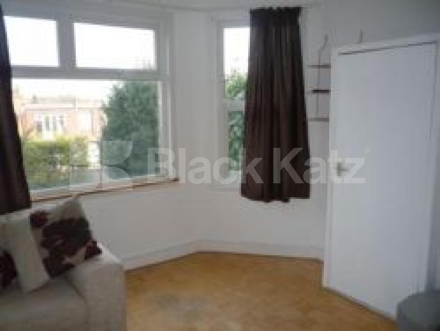 			LET!, 2 Bedroom, 1 bath, 1 reception Ground Floor Flat			 Victoria Road, ALEXANDRA PALACE