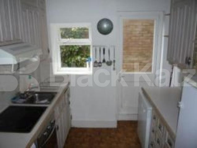 			LET!, 2 Bedroom, 1 bath, 1 reception Ground Floor Flat			 Victoria Road, ALEXANDRA PALACE