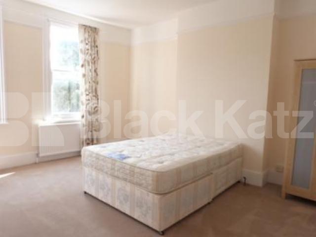 			Lovely 3 Bed Victorian conversion in central Crouch end, 3 Bedroom, 1 bath, 1 reception Flat			 Elder Avenue, Crouch end