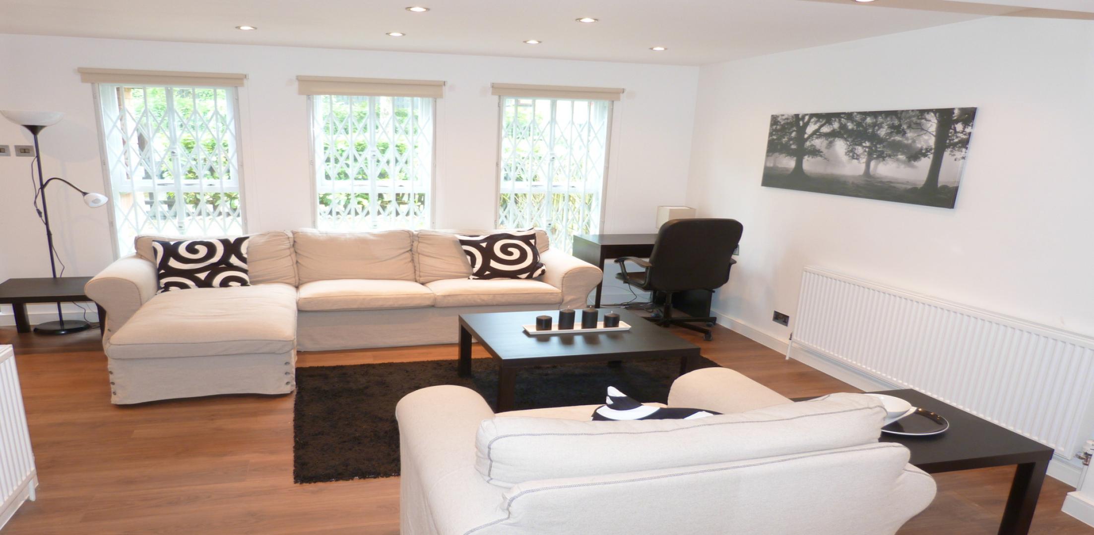 			NEW INSTRUCTION, 4 Bedroom, 1 bath, 1 reception House			 St Crispins Close, HAMPSTEAD HEATH