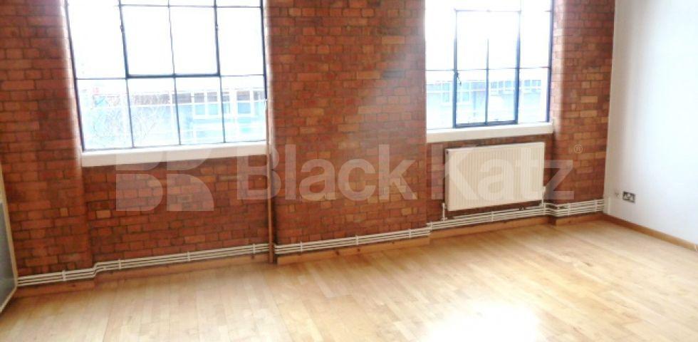 			WAREHOUSE CONVERSION, 2 Bedroom, 1 bath, 1 reception Flat			 Henshall Street, ISLINGTON