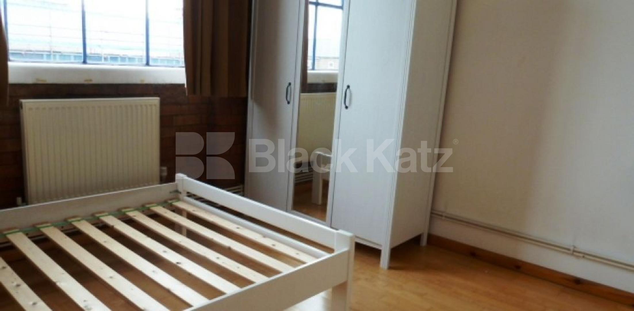 			WAREHOUSE CONVERSION, 2 Bedroom, 1 bath, 1 reception Flat			 Henshall Street, ISLINGTON