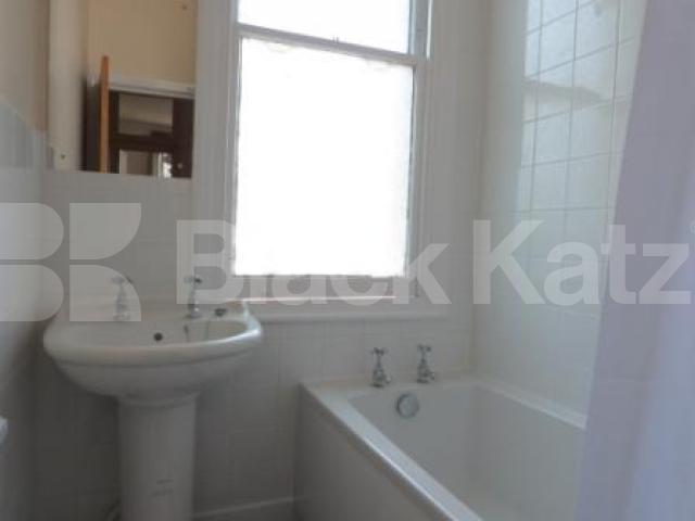 			Lovely 3 Bed Victorian conversion in central Crouch end, 3 Bedroom, 1 bath, 1 reception Flat			 Elder Avenue, Crouch end