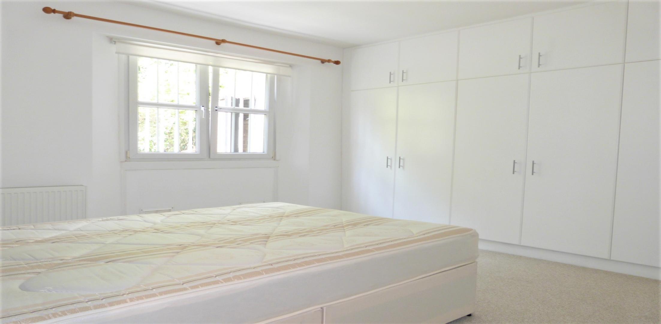 			3 Bedroom, 1 bath, 1 reception Flat			 Priory Road, WEST/SOUTH HAMPSTEAD