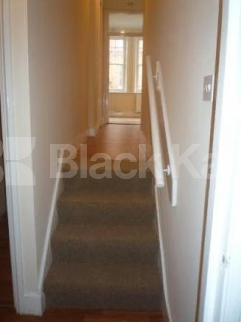 			2 Bedroom, 1 bath, 1 reception Flat			 Tottenham Lane, Crouch End