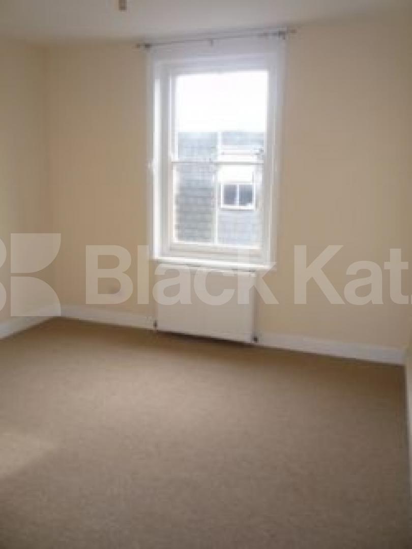 			2 Bedroom, 1 bath, 1 reception Flat			 Tottenham Lane, Crouch End