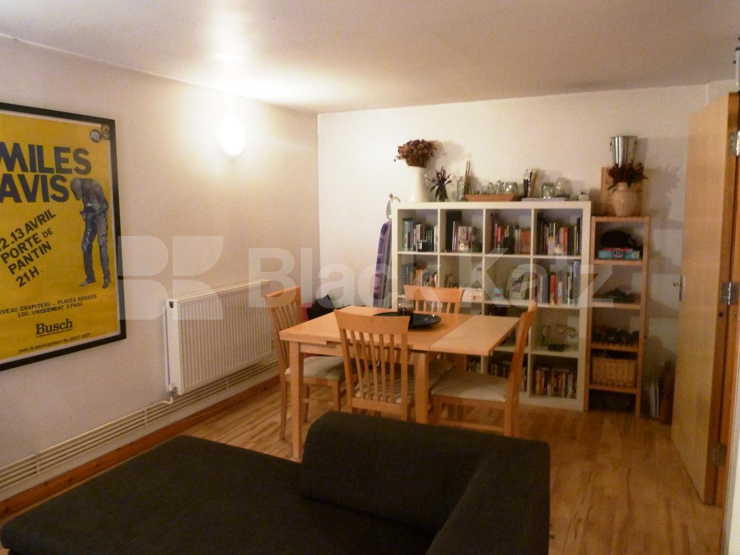 			NEW INSTRUCTION! WAREHOUSE CONVERSION, 1 Bedroom, 1 bath, 1 reception Flat			 Henshall Street, ISLINGTON/CANONBURY