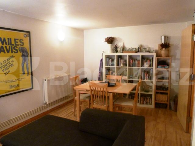 			NEW INSTRUCTION! WAREHOUSE CONVERSION, 1 Bedroom, 1 bath, 1 reception Flat			 Henshall Street, ISLINGTON/CANONBURY