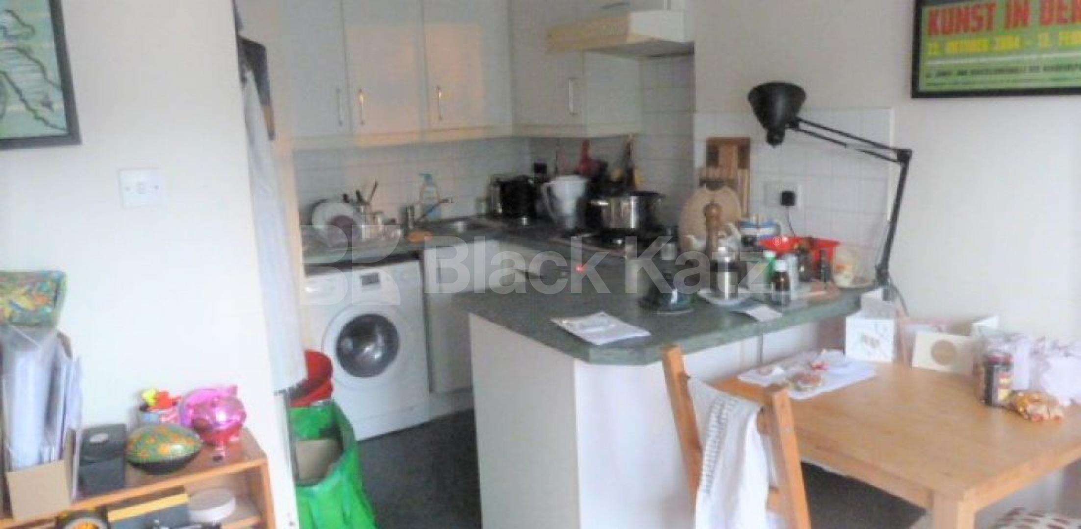 			LET AGREED, 1 Bedroom, 1 bath, 1 reception Flat			 Leweston Place, STOKE NEWINGTON-STAMFORD HILL