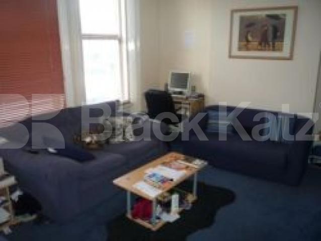 			MUST SEE!!!, 1 Bedroom, 1 bath, 1 reception Flat			 Tottenham Lane, CROUCH END N8