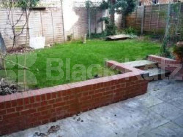 			Studio Apartment, 1 bath, 1 reception Flat			 Elm Grove, CROUCH END