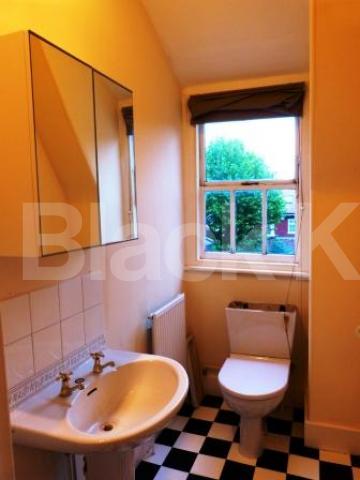 			3 Bedroom, 1 bath, 1 reception Flat			 Leaside Avenue, Fortis Green/Muswell Hill