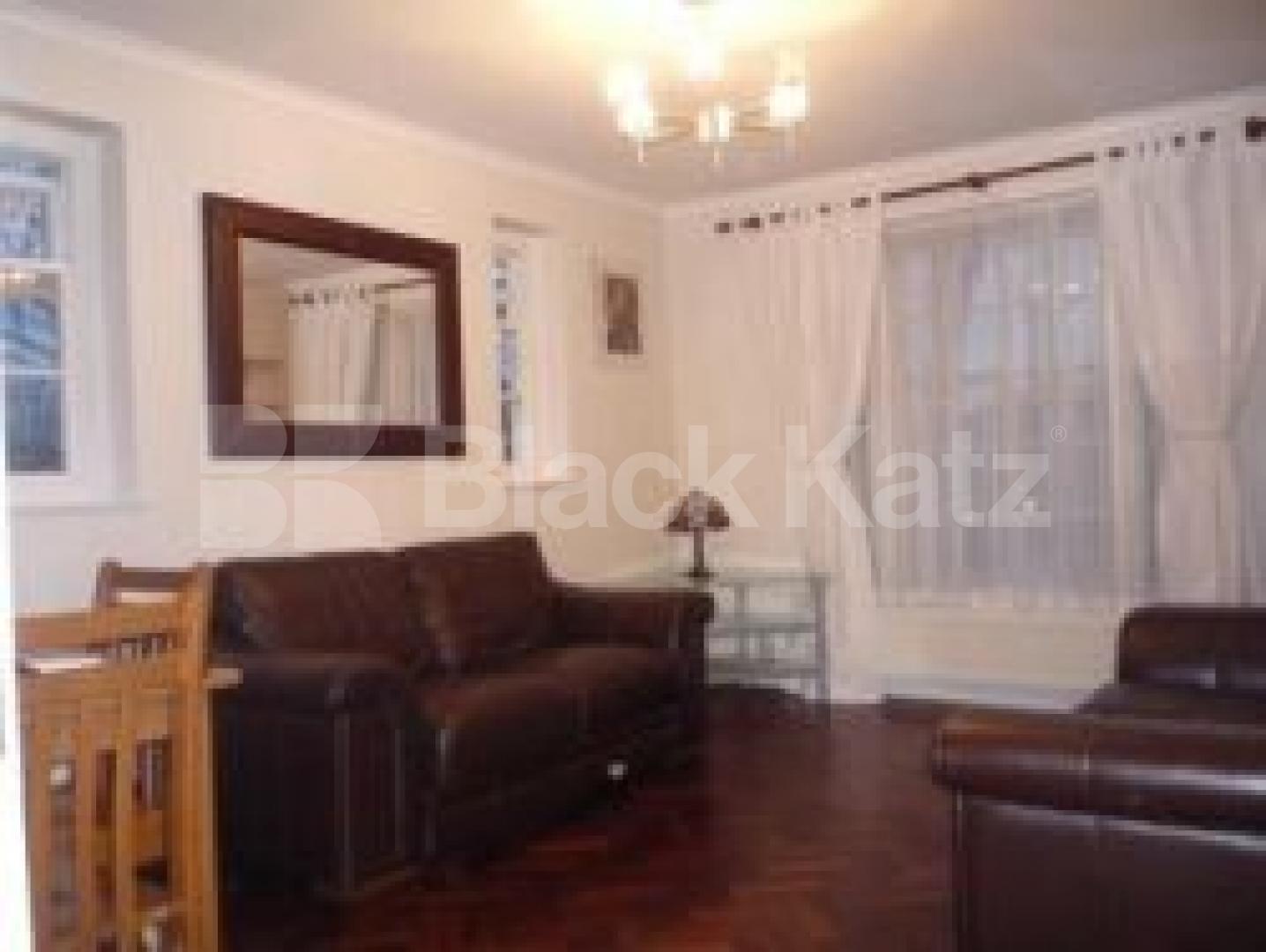 			AMAZING LOCATION!!!, 2 Bedroom, 1 bath, 1 reception Flat			 Stanhope Road, HIGHGATE