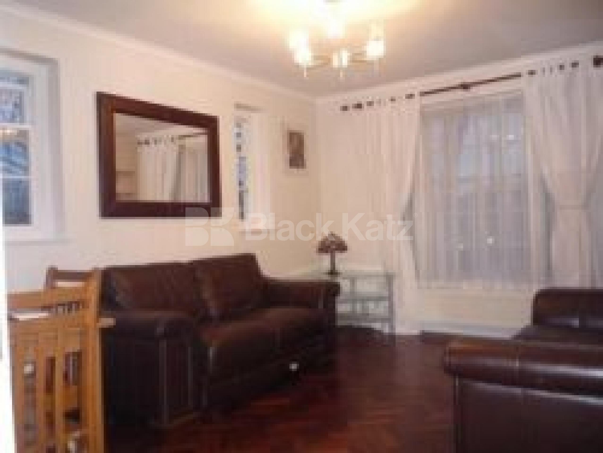 			AMAZING LOCATION!!!, 2 Bedroom, 1 bath, 1 reception Flat			 Stanhope Road, HIGHGATE N6