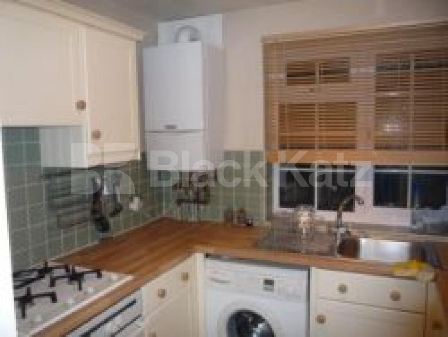 			AMAZING LOCATION!!!, 2 Bedroom, 1 bath, 1 reception Flat			 Stanhope Road, HIGHGATE