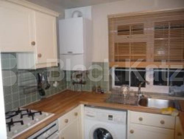 			AMAZING LOCATION!!!, 2 Bedroom, 1 bath, 1 reception Flat			 Stanhope Road, HIGHGATE