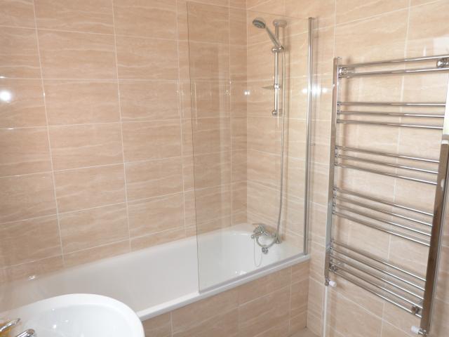 			3 Bedroom, 1 bath, 1 reception Flat			 Harvist Road, QUEENS PARK