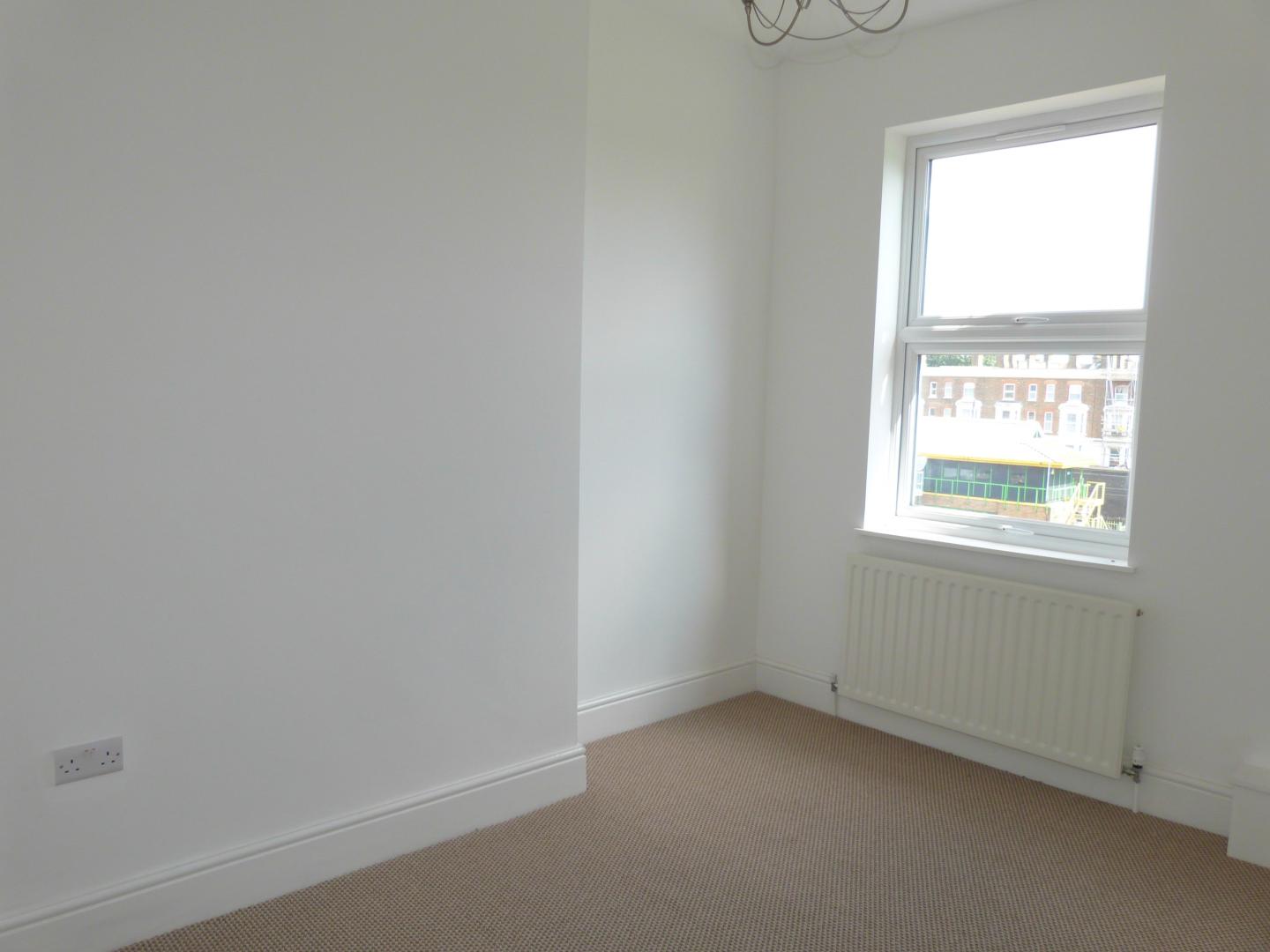 			3 Bedroom, 1 bath, 1 reception Flat			 Harvist Road, QUEENS PARK