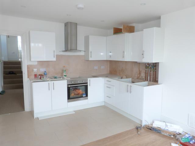 			3 Bedroom, 1 bath, 1 reception Flat			 Harvist Road, QUEENS PARK